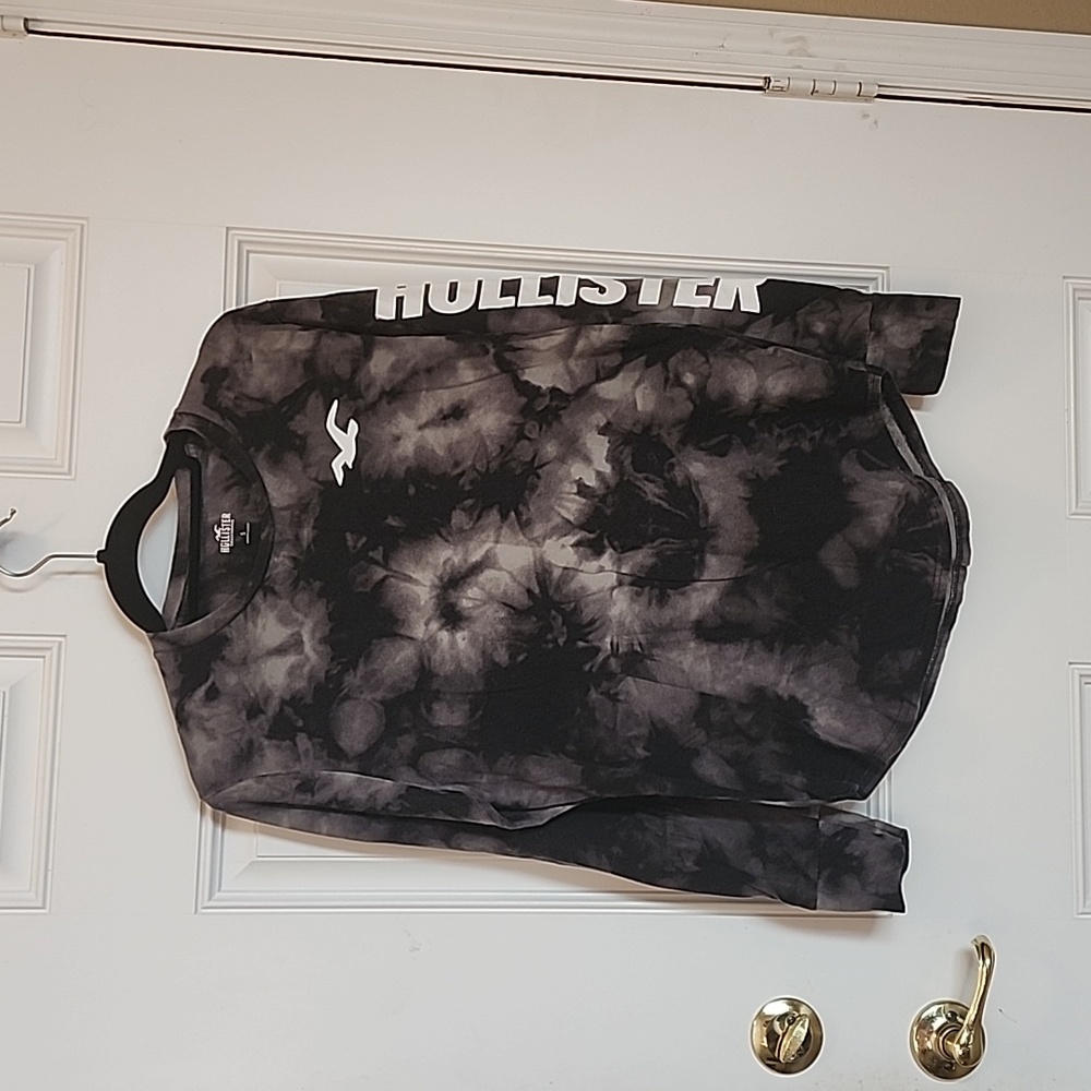 Hollister Long Sleeve curved hem T shirt